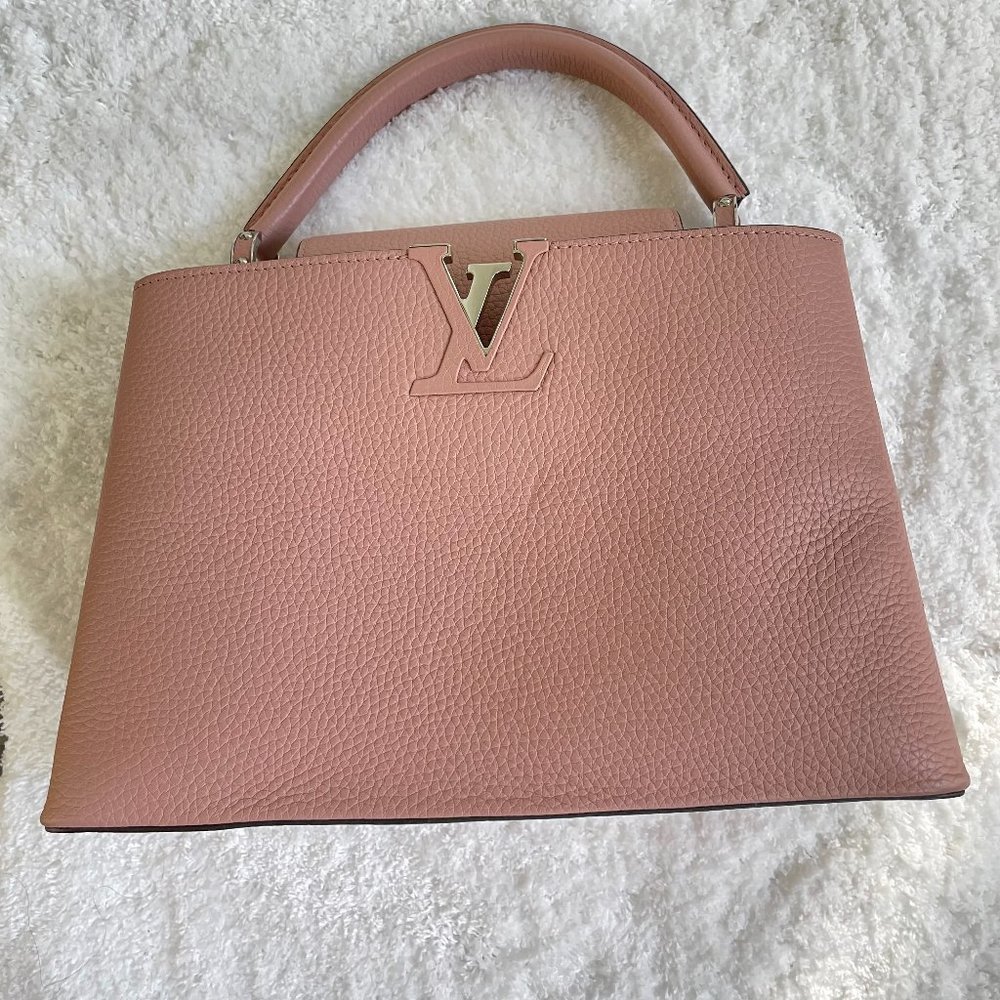 LOUIS VUITTON Taurillon Capucines PM Magnolia